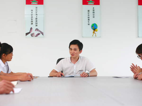 會(huì)議現(xiàn)場3.jpg
